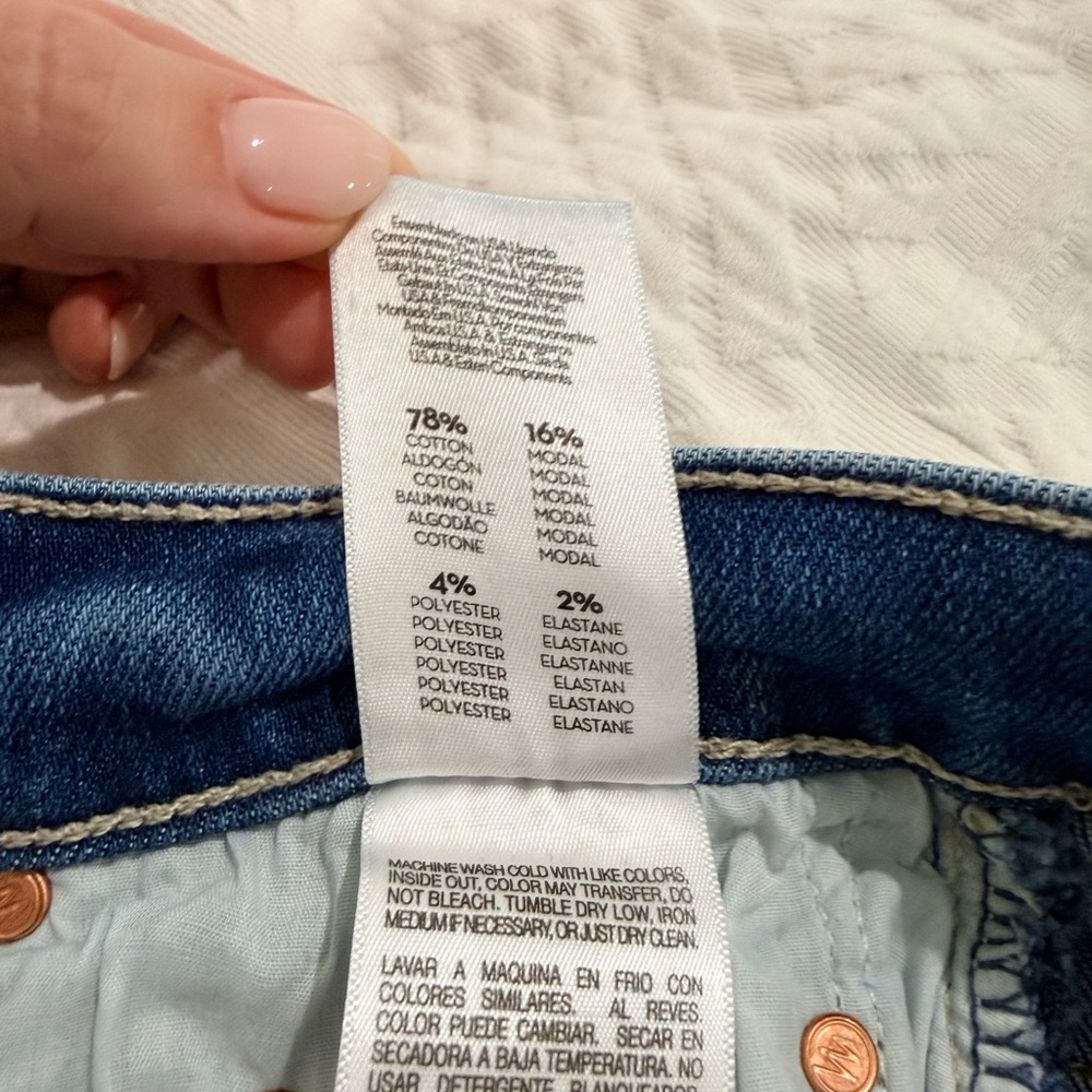 Mother Denim Tune Up Maven Sneak High-Rise Jeans in Opposites Attract - Picture 6 of 10